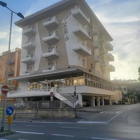 Madrid 3* רימיני