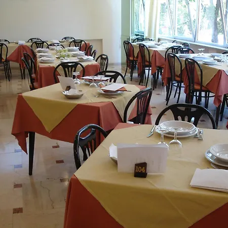 מלון Madrid 3*