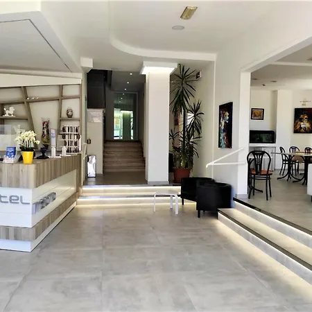 Madrid 3* רימיני