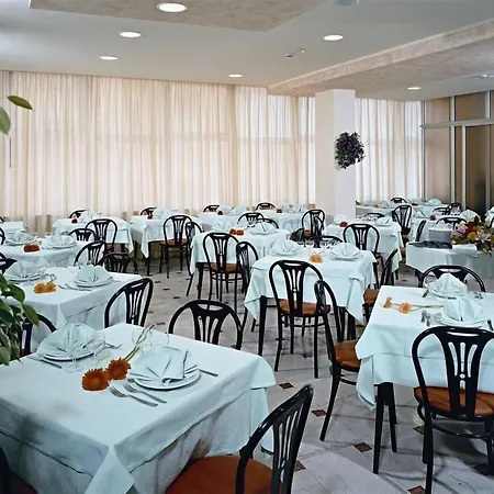 מלון Madrid רימיני
